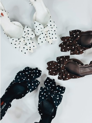 Dámske čierne bodkované sandále s mašľou a na nízkom opätku