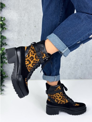 Dámske čierne čižmy s hrubým opätkom /L/