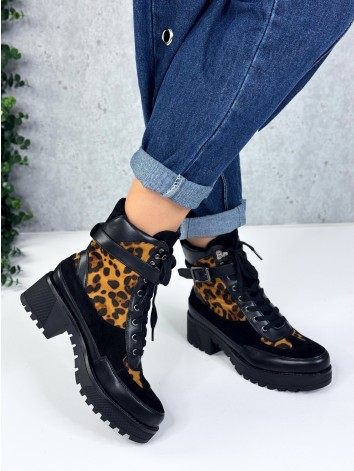 Dámske čierne čižmy s hrubým opätkom /L/