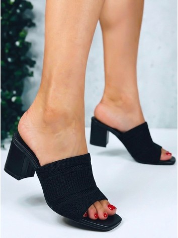 Dámske čierne elegantné šľapky na hrubom opätku