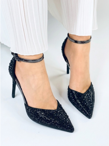 Dámske čierne extravagantné sandále na vysokom opätku