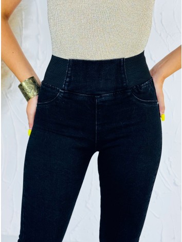 Dámske čierne jeggings s vysokým pásom na gumu – sťahovacie push-up skinny džínsy