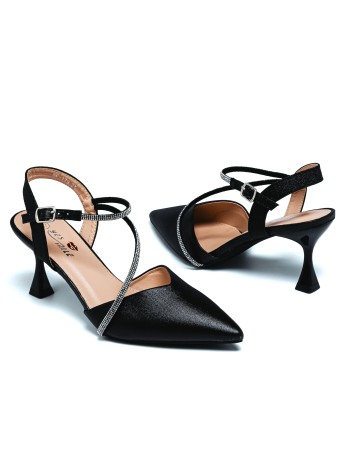 Dámske čierne sandále na nízkom opätku s kamienkami