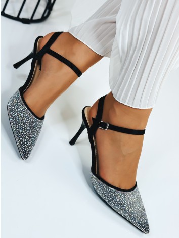 Dámske čierne sandále s kamienkami na nízkom opätku