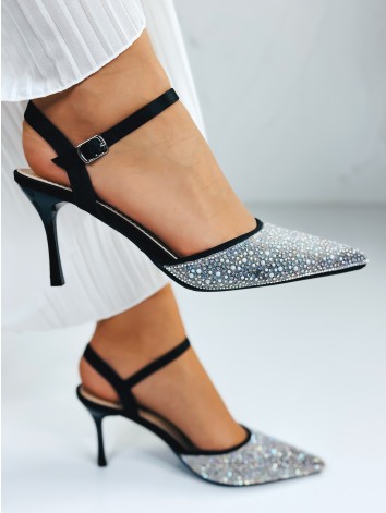 Dámske čierne sandále s kamienkami na nízkom opätku