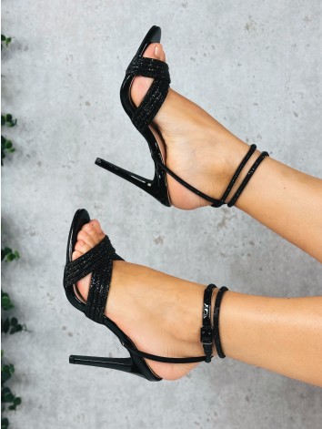 Dámske čierne sandále s kamienkami na vysokom opätku Era