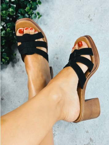 Dámske čierne šľapky s hrubým opätkom Lorera