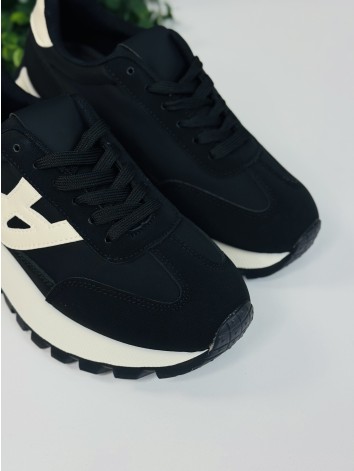 Dámske čierne štýlové tenisky na vysokej platforme