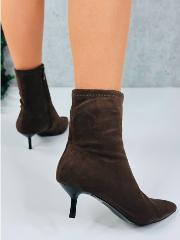 Dámske členkové semišové čižmy na nízkom opätku - hnedé