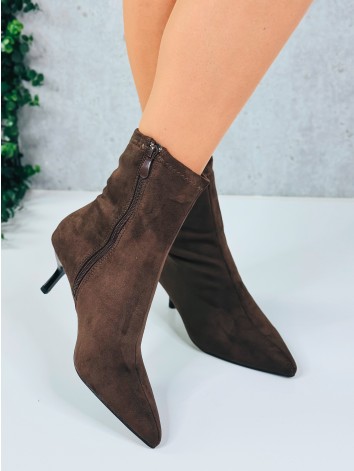 Dámske členkové semišové čižmy na nízkom opätku - hnedé