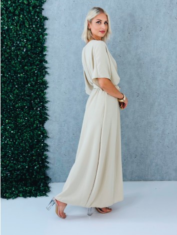 Dámske dlhé béžové elegantné šaty s opaskom a véčkovm výstrihom