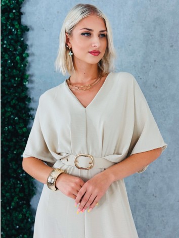 Dámske dlhé béžové elegantné šaty s opaskom a véčkovm výstrihom