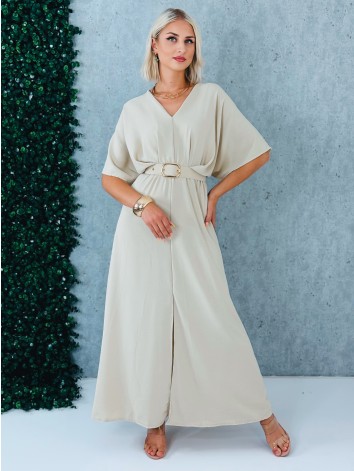 Dámske dlhé béžové elegantné šaty s opaskom a véčkovm výstrihom