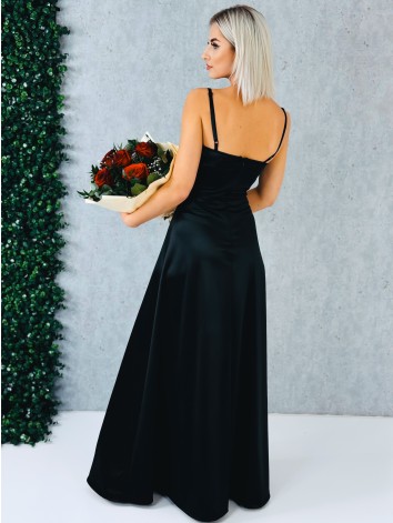 Dámske dlhé čierne spoločenské šaty na ramienka s rázporkom
