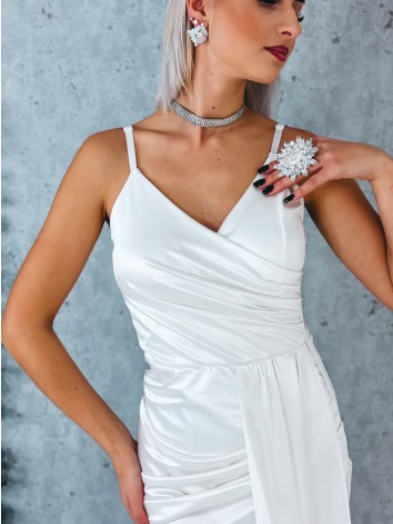 Dámske dlhé spoločenské šaty na ramienka s rázporkom - biele