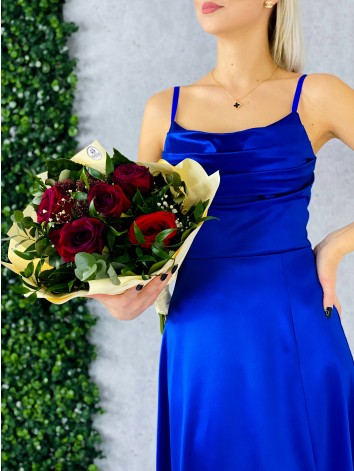 Dámske dlhé tmavomodré spoločenské šaty na ramienka s rázporkom