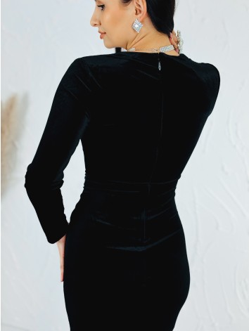 Dámske dlhé zamatové spoločenské šaty s razporkom - čierne