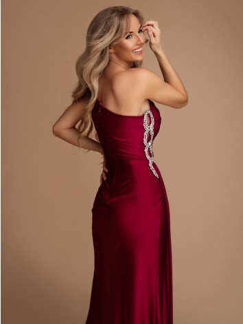 Dámske elastické spoločenské šaty s ozdobnými kamienkami a razporkom - bordové