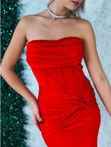 Dámske elastické spoločenské šaty s rozparkom a s efektom uzla v páse - červené
