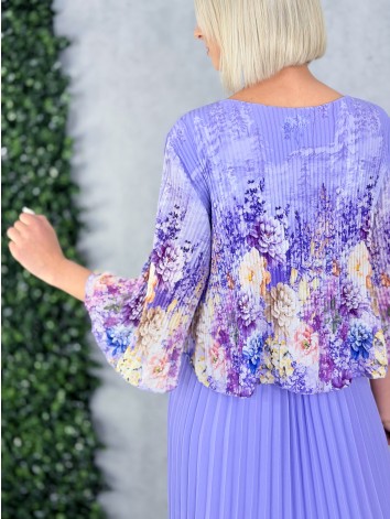 Dámske elegantné midi plisované šaty s kvetovanou potlačou aj pre moletky - fialové