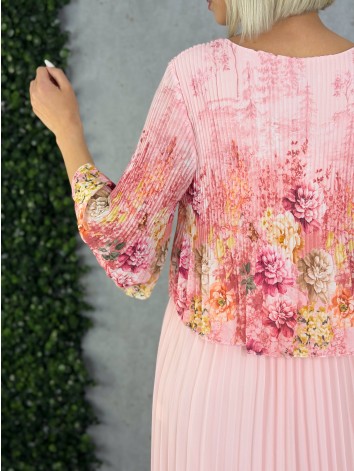 Dámske elegantné midi plisované šaty s kvetovanou potlačou aj pre moletky - ružové