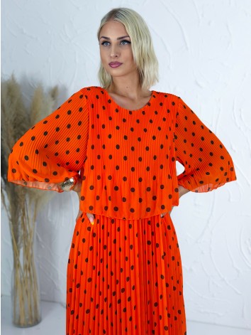 Dámske elegantné plisované midi bodkované šaty - oranžové