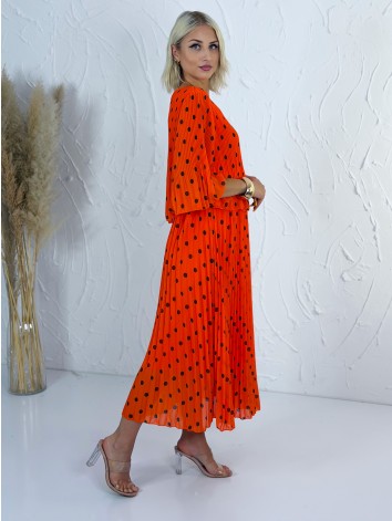 Dámske elegantné plisované midi bodkované šaty - oranžové