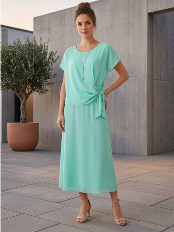 Dámske elegantné tyrkysové spoločenské šaty s ozdobným uzlom a náhrdelníkom