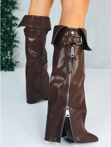 Dámske hnedé extravagantné čižmy so zipsom