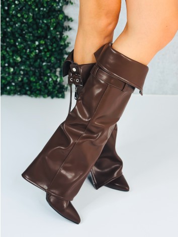 Dámske hnedé extravagantné čižmy so zipsom