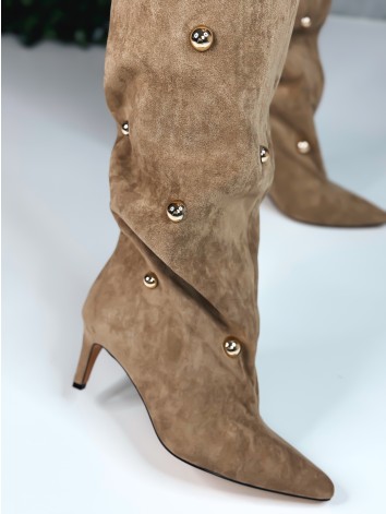 Dámske khaki čižmy s cvokmi na nízkom opätku