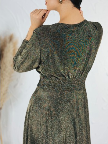 Dámske khaki trblietavé šaty s véčkovým výstrihom aj pre moletky