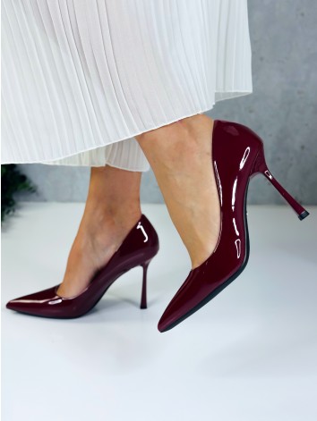 Dámske lakované bordové lodičky s leopradou stielkou