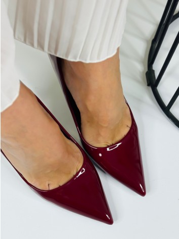 Dámske lakované bordové lodičky s leopradou stielkou