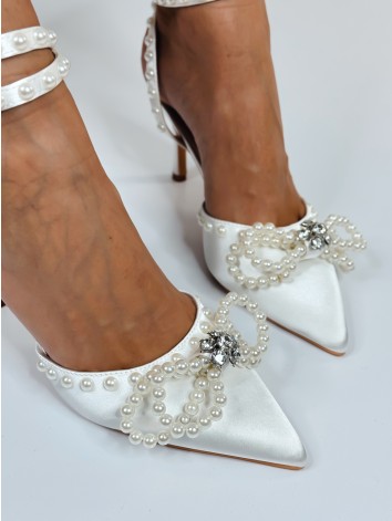 Dámske luxusné biele sandále s perlami a mašľou