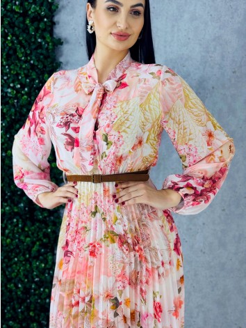 Dámske midi plisované šaty s kvetovanou potlačou a opaskom - ružové