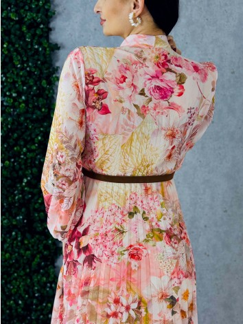 Dámske midi plisované šaty s kvetovanou potlačou a opaskom - ružové