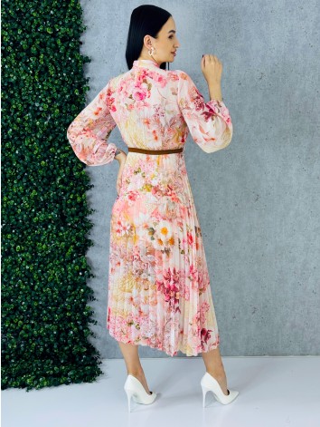 Dámske midi plisované šaty s kvetovanou potlačou a opaskom - ružové