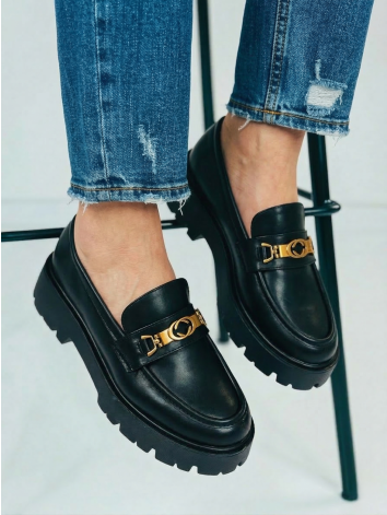 Dámské mokasíny v čiernej farbe