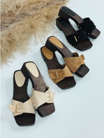 Dámske mules semišové šľapky s drevenou podrážkou a s cvokmi - béžové