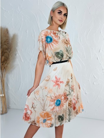 Dámske plisované šaty s kvetovanou potlačou a opaskom - béžové