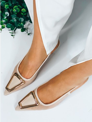 Dámske sandále na nízkom opätku so zlatou sponou - béžové