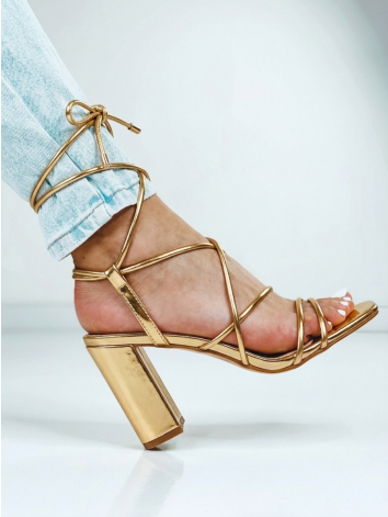 Dámske sandále so šnurovačkou a hrubým opätkom - zlaté