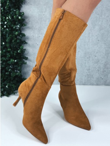 Dámske semišové camel čižmy pod kolená na nízkom opätku Olia