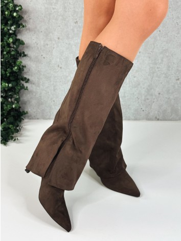 Dámske semišové hnedé čižmy pod kolená na nízkom opätku