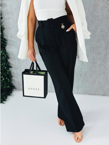 Dámske široké čierne nohavice s opaskom a zlatou aplikáciou