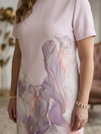 Dámske spoločenské šaty pre moletky s kvetovanou potlačou - ružové