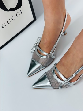 Dámske strieborné sandále na nízkom opätku Merina