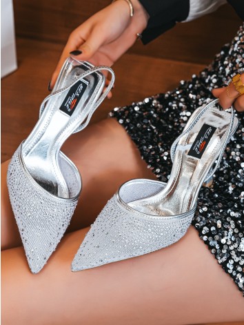 Dámske strieborné sandále s kamienkami na nízkom opätku Plora