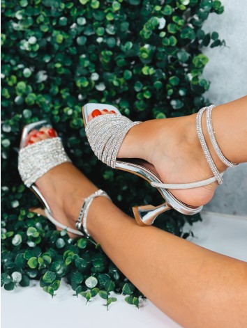 Dámske strieborné sandále s ozdobnými kamienkami Lela